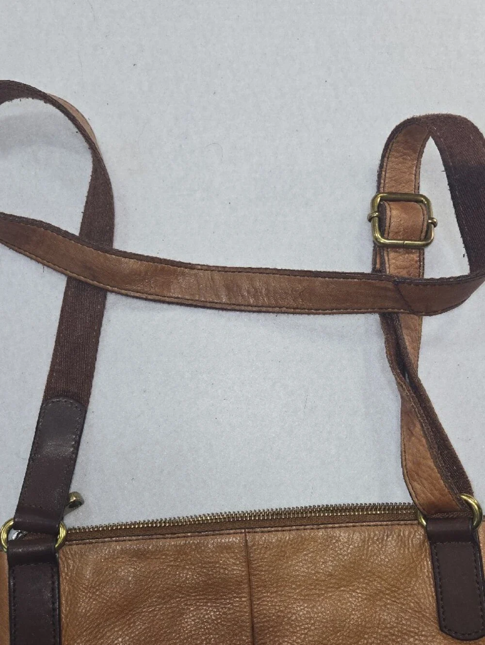 Fossil Men's Brown Leather Messenger Crossbody Bag - Classic Carry